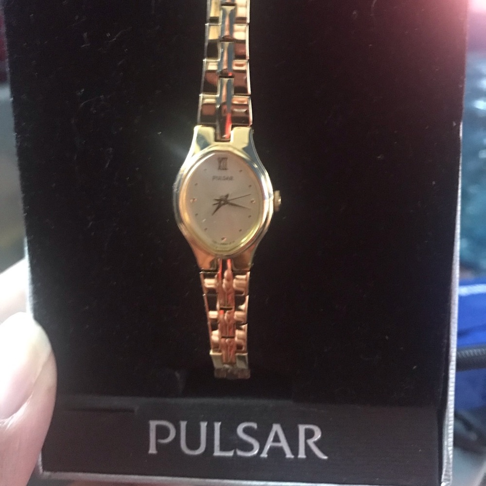 Watch - Picture 2 of 4